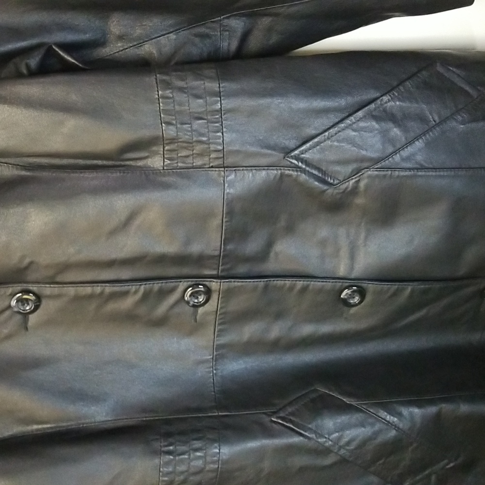 Danier Leather Car Coat - Picture 5 of 15